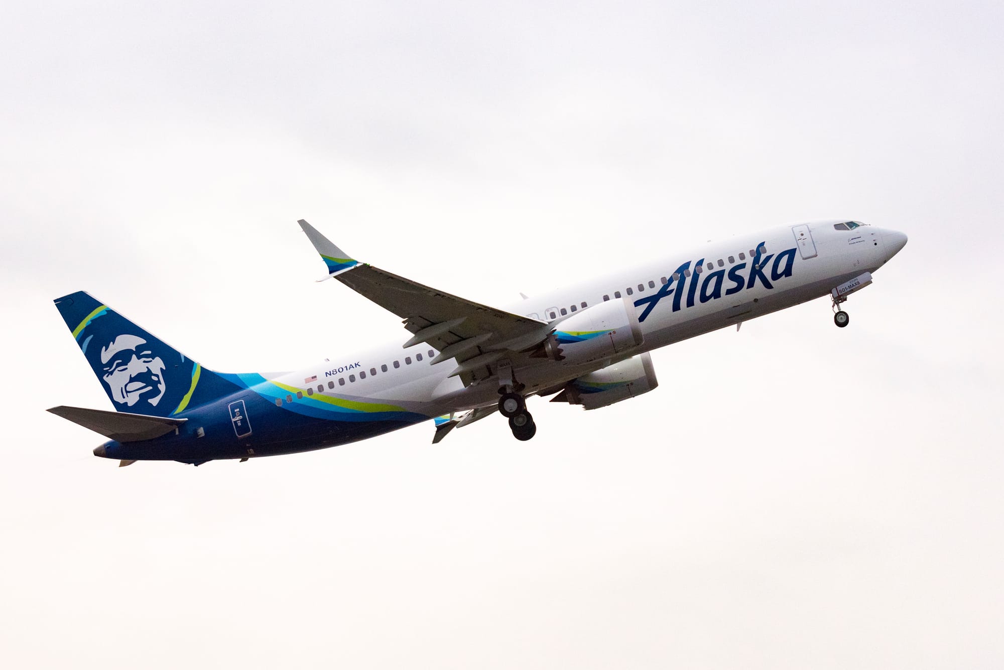 Alaska Airlines takes delivery of its first longer-range Boeing 737-8