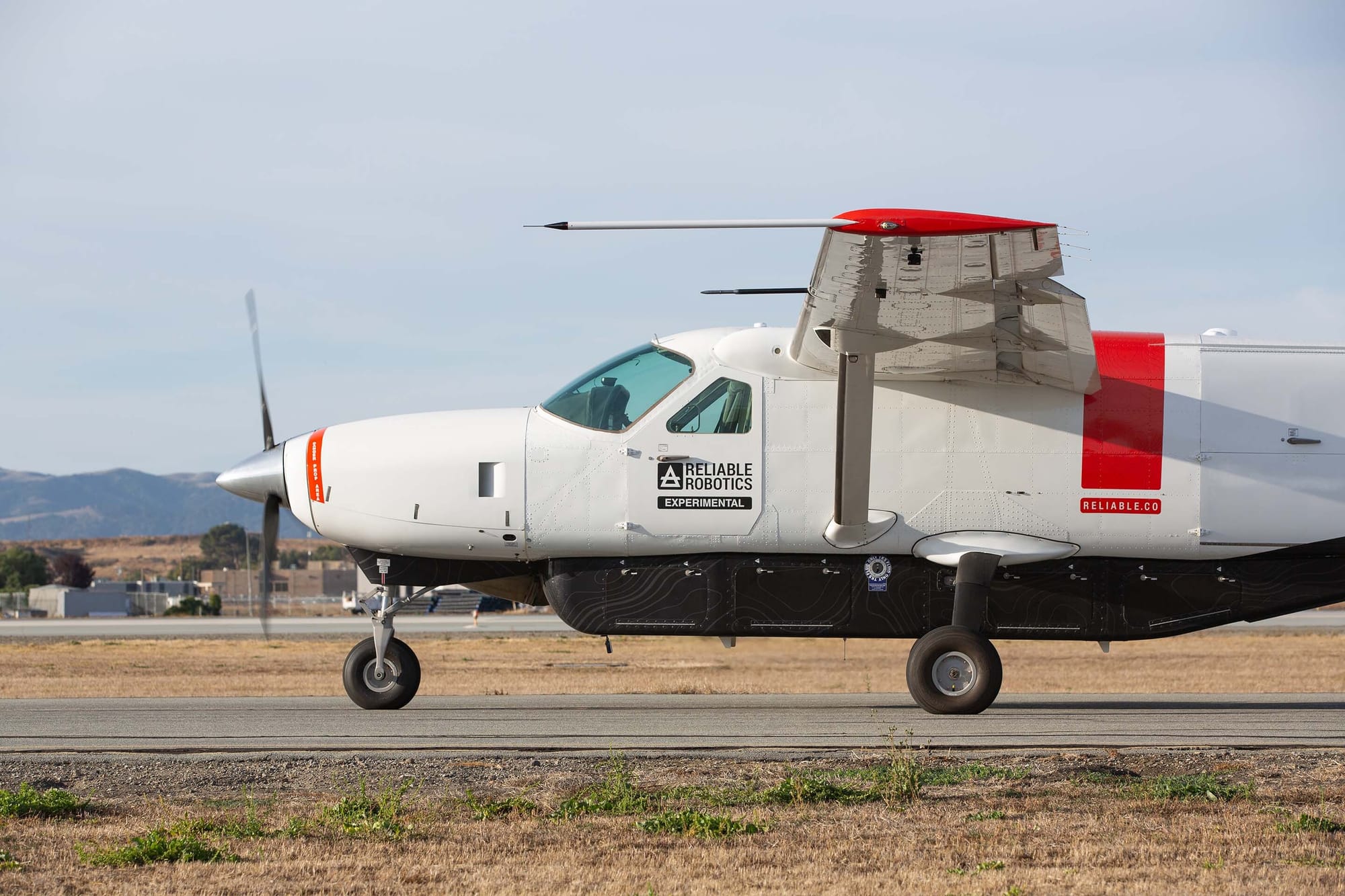 ASL Aviation Holdings Inks Deal with Reliable Robotics for 30 Aircraft Autonomy Systems