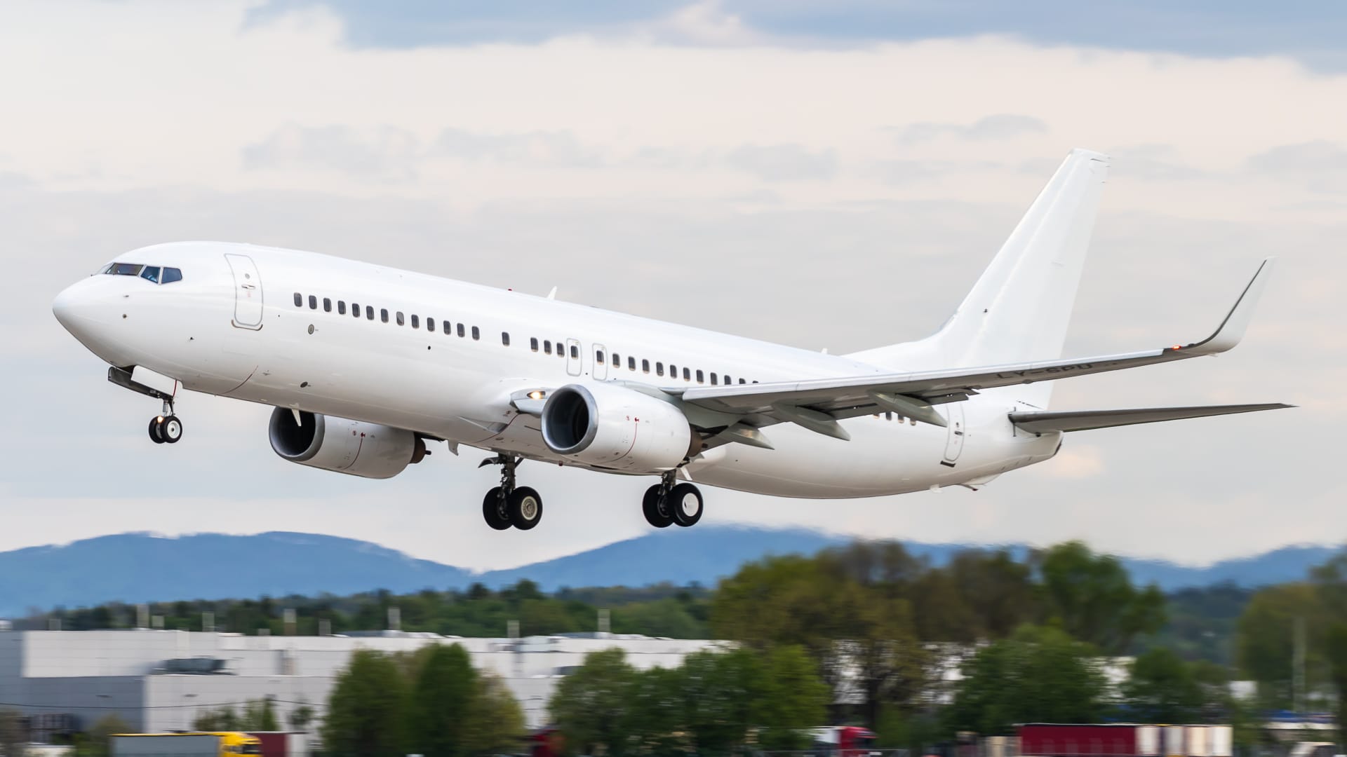 KlasJet leases additional Boeing 737 to Congo Airways